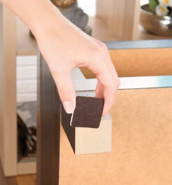 110 Patins Autocollants Pour Meubles - Brun -Maison Produit Magasin kit de patins autocollants pour meubles coloris brun x110 ref NX7839 1