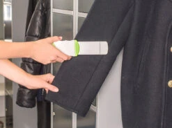 2 Brosses Anti-peluches En 2 Tailles Avec étui De Nettoyage -Maison Produit Magasin set de 2 brosses anti peluches en 2 tailles avec etui de nettoyage ref NX3104 3